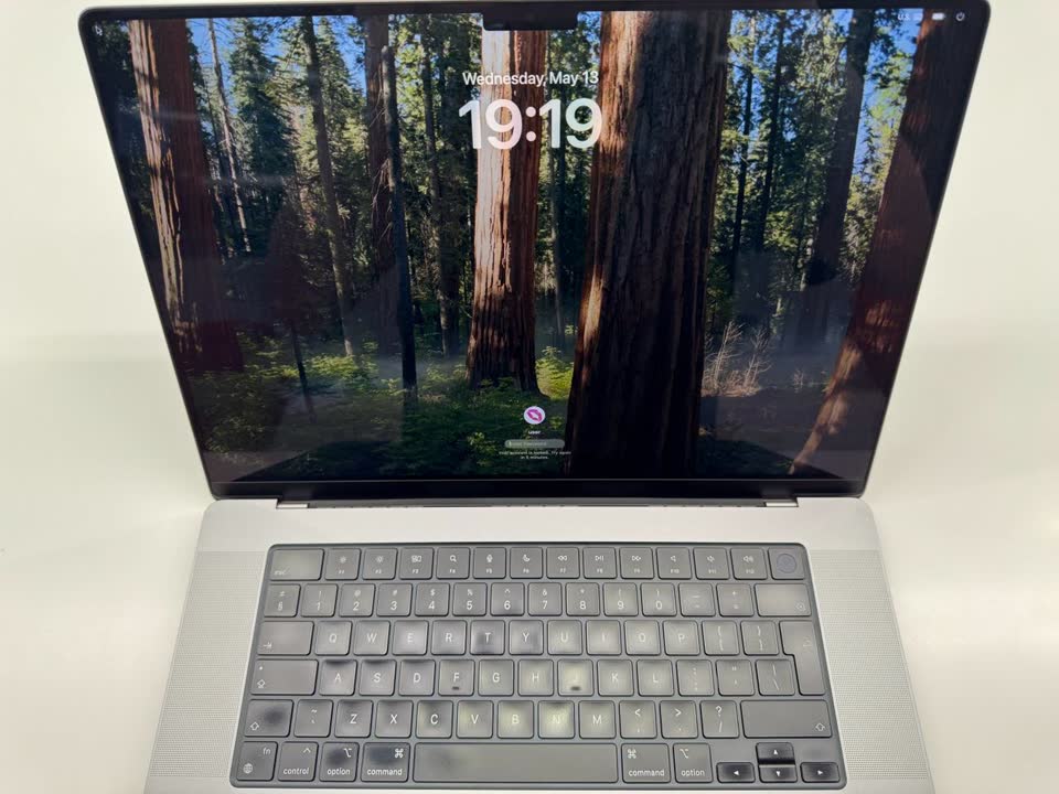 Продам MacBook 16 Pro