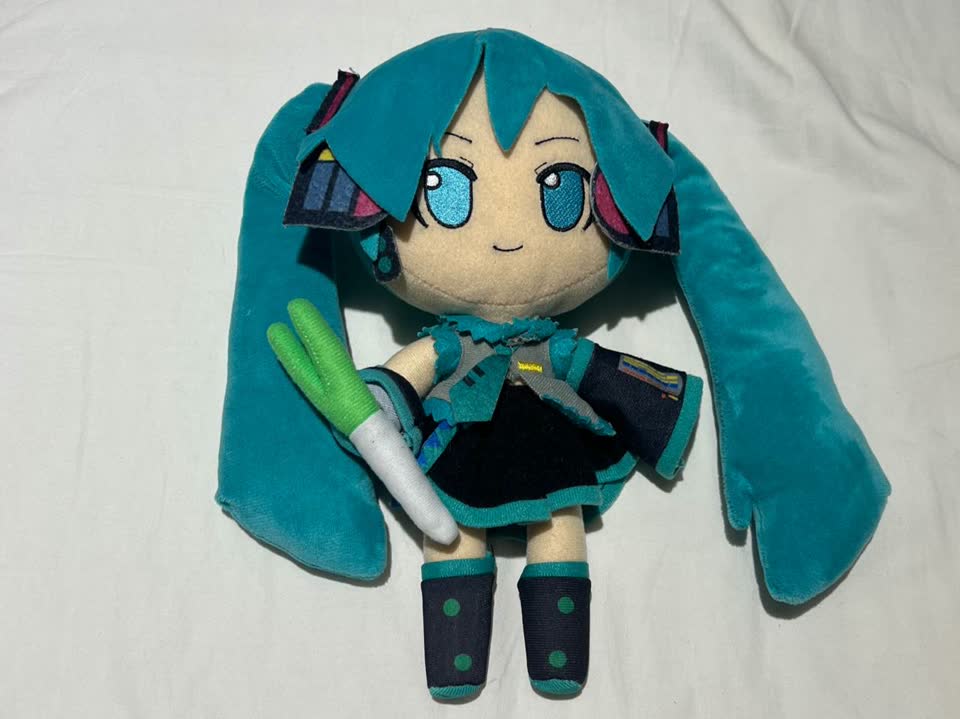 Prodajem meku igračku Hacune Miku
