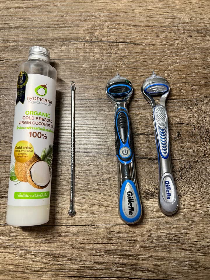 Бесплатно: кокосовое масло, 2 станка Gillette и металлический стик