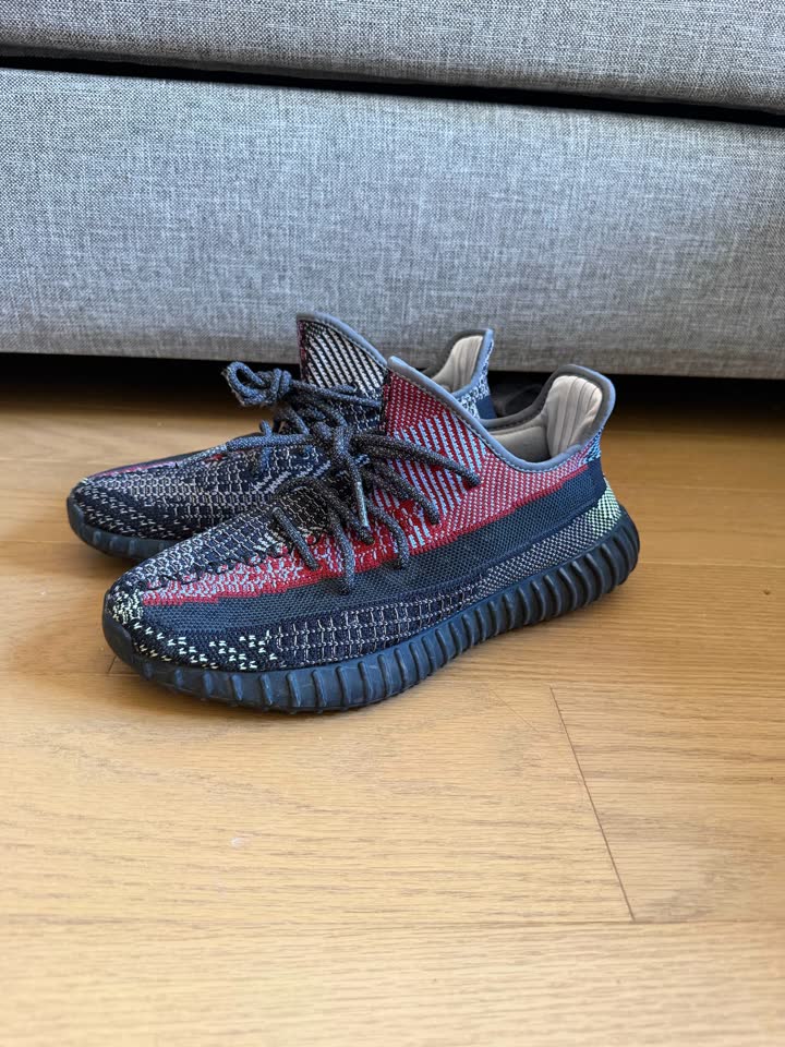 Yeezy Boost 350 — EU 43