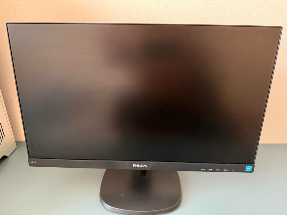 Prodajem monitor 21,5 inča
