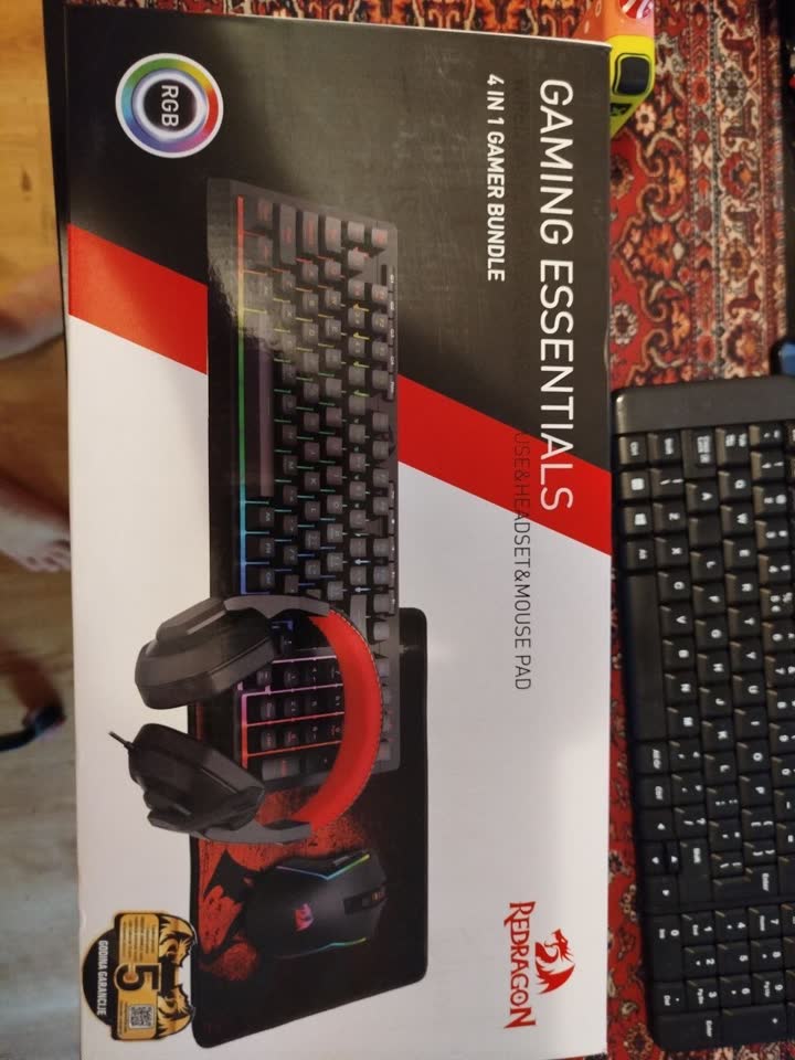 Prodajem set periferije RedDragon S149