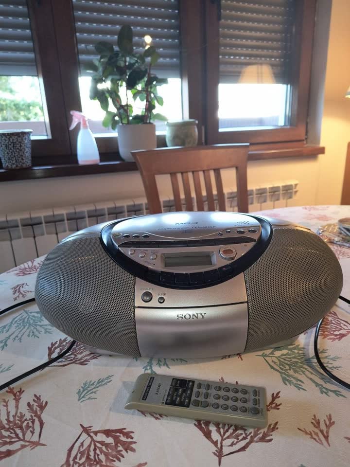CD/MP3 проигрыватель Sony