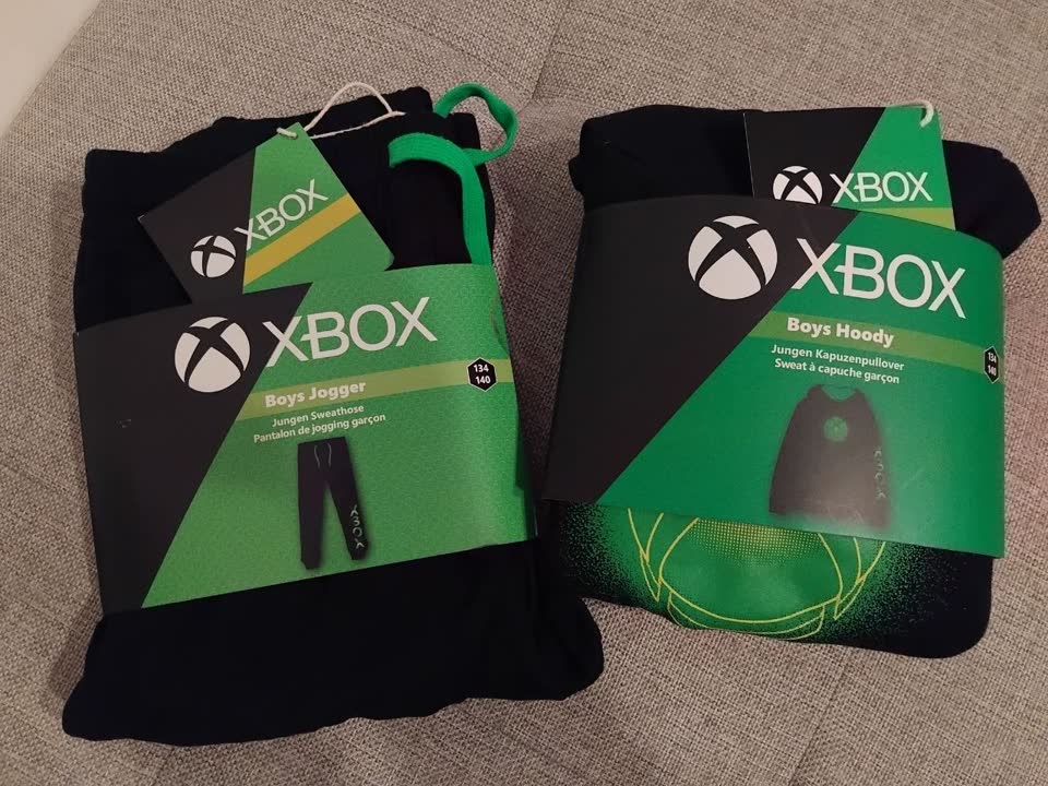 Классный костюм Xbox и пижама PlayStation 134-140