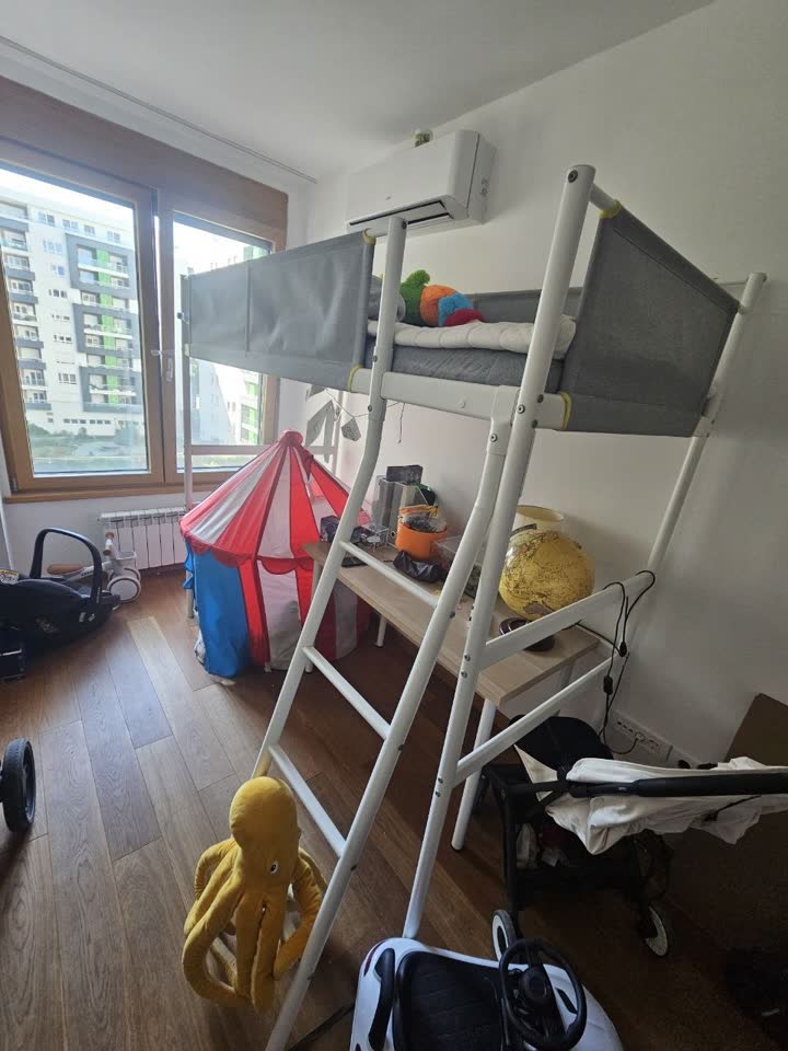Dečji krevet IKEA sa dušekom i topperom