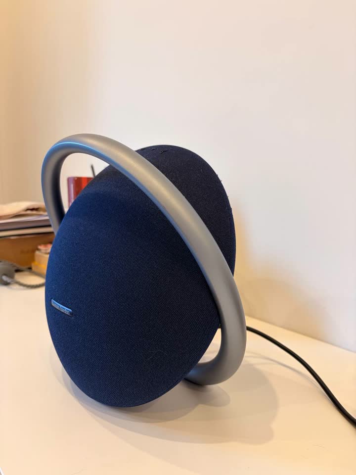 Продам колонку Harman Kardon Onyx Studio