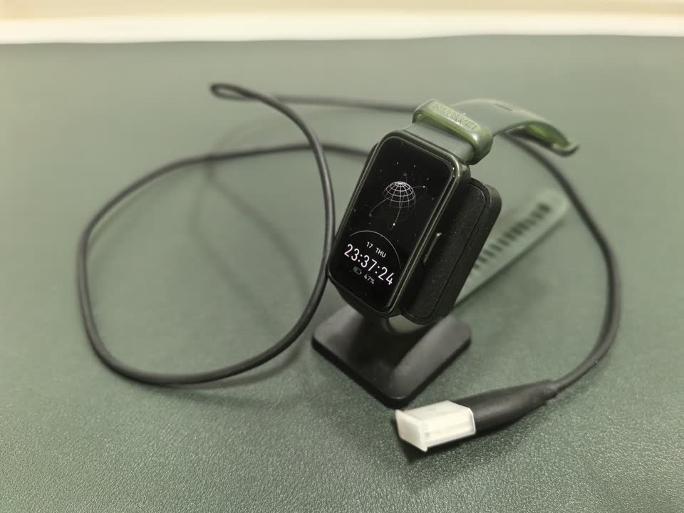 Prodajem Huawei Band 8