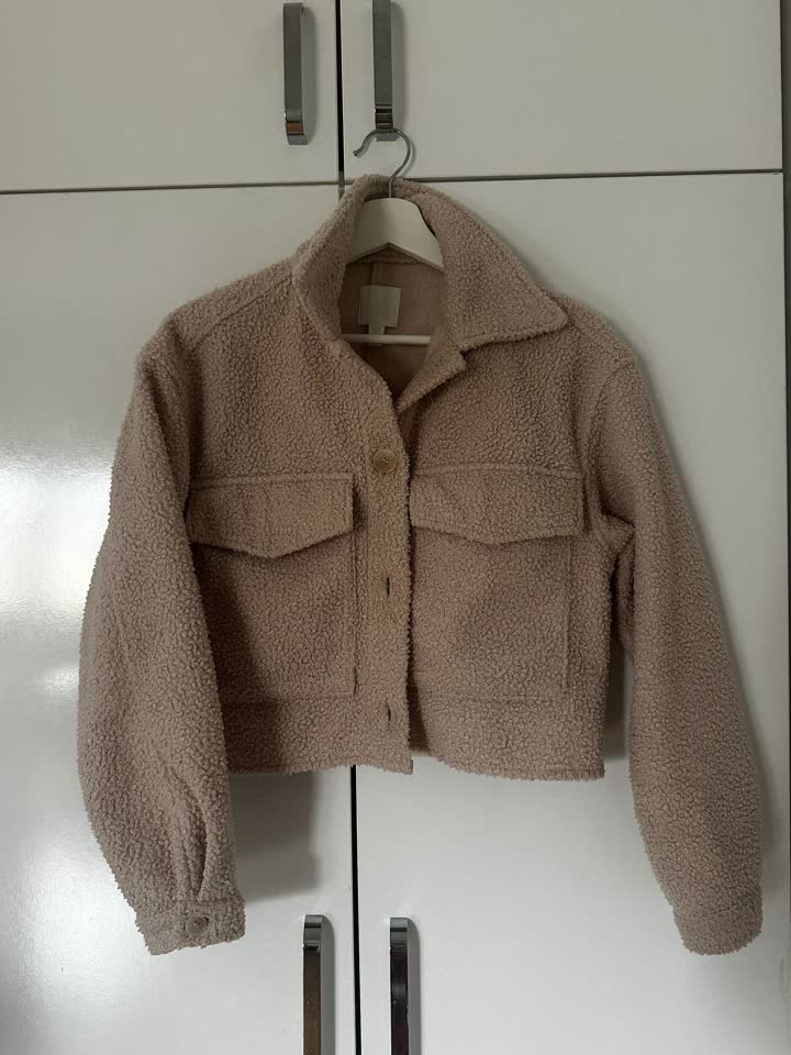 Одежда H&M, Stradivarius, Temu и Mohito