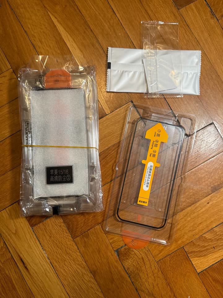 Защитные стекла на 15/16 iPhone