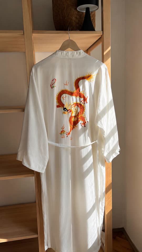 Винтажное кимоно Golden Dragon с вышивкой дракона (100% шелк)