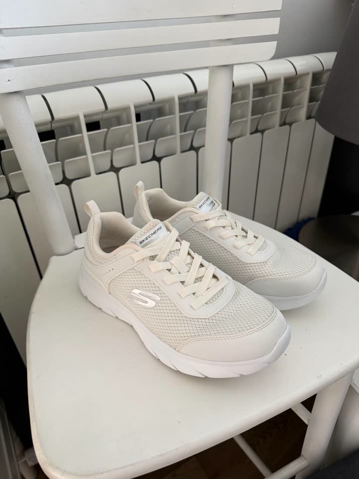 Кроссовки Skechers и новые тапочки
