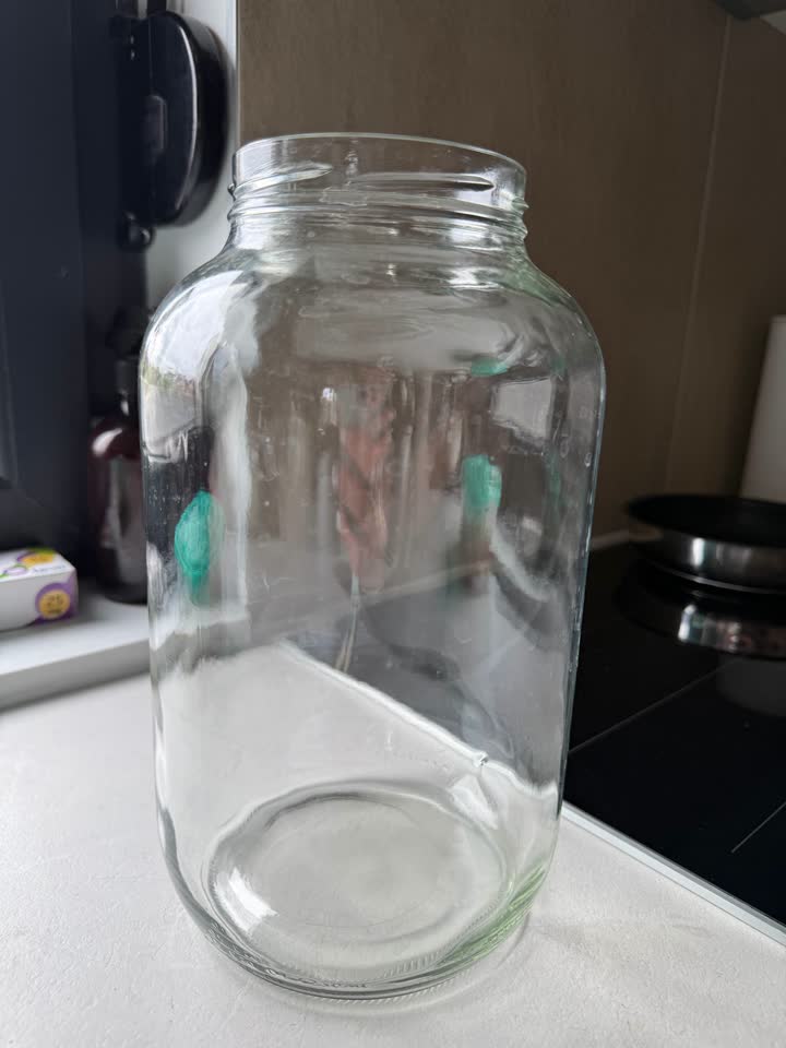 2 tegle 4250 ml - poklanjam besplatno