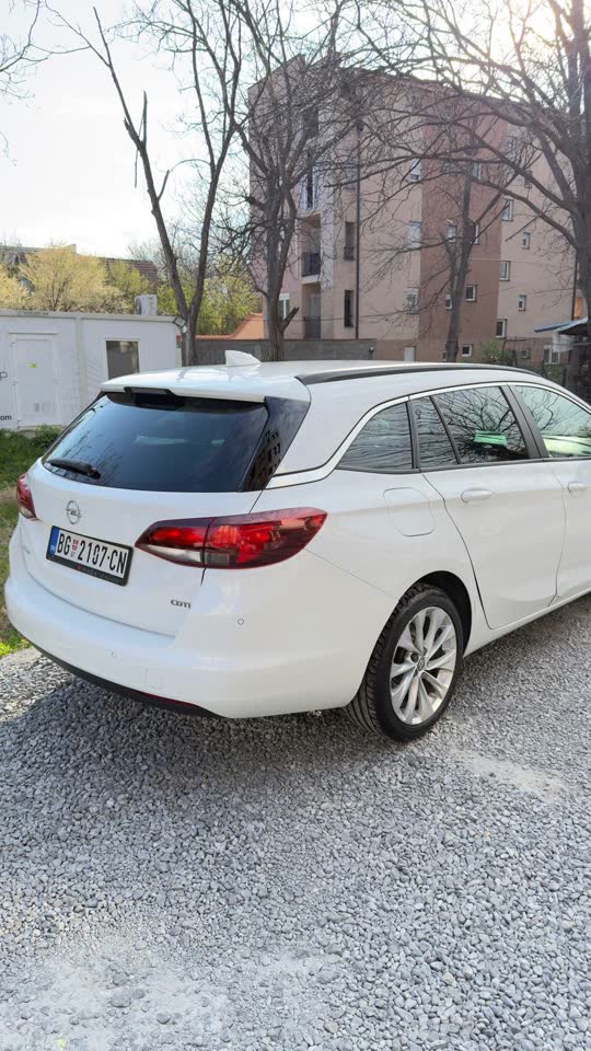 Opel Astra K 1.6 дизел, 2017