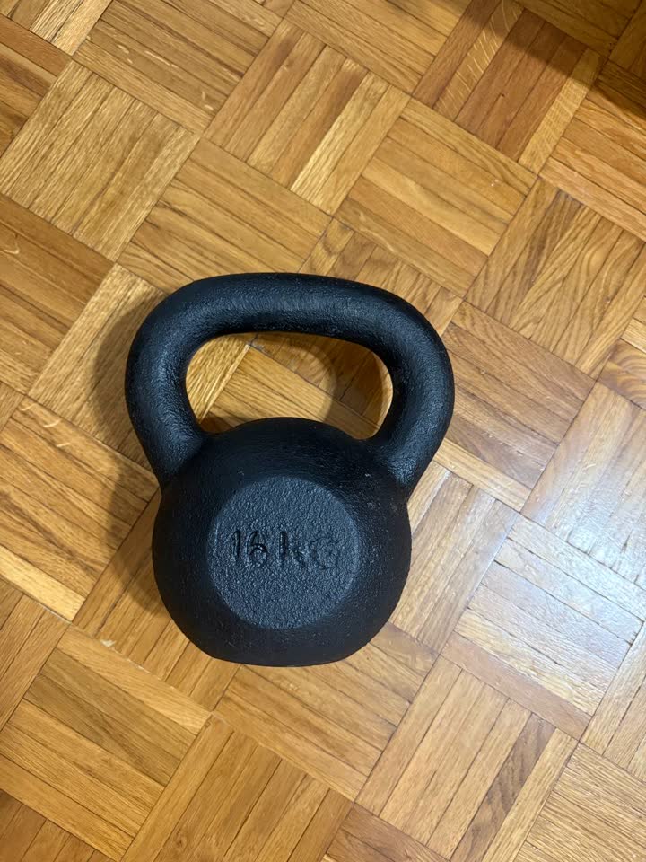 Liveni teg 16 kg 5000 din. Blok 62
