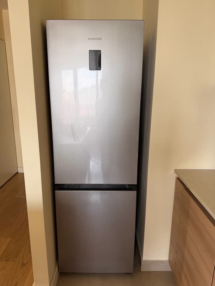 Новый холодильник Samsung