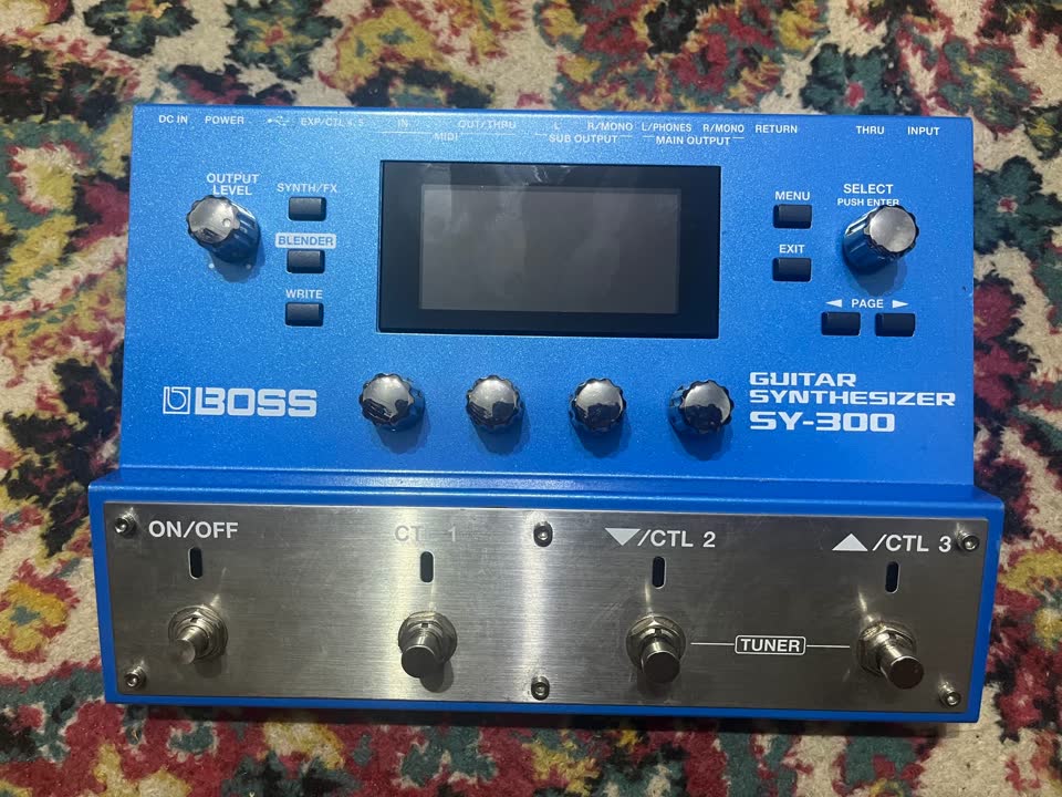 Prodajem gitarski sintisajzer Boss SY-300
