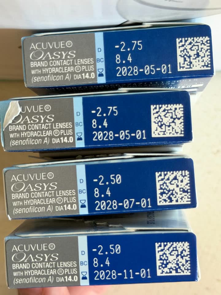 Контактные линзы Acuvue Oasys Hydraclear Plus
