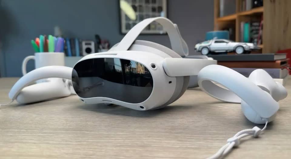 Продам VR очки PICO 4