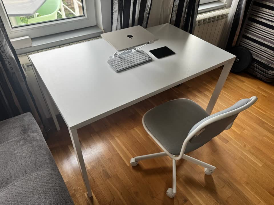 IKEA Melltorp sto (VIHALS)
