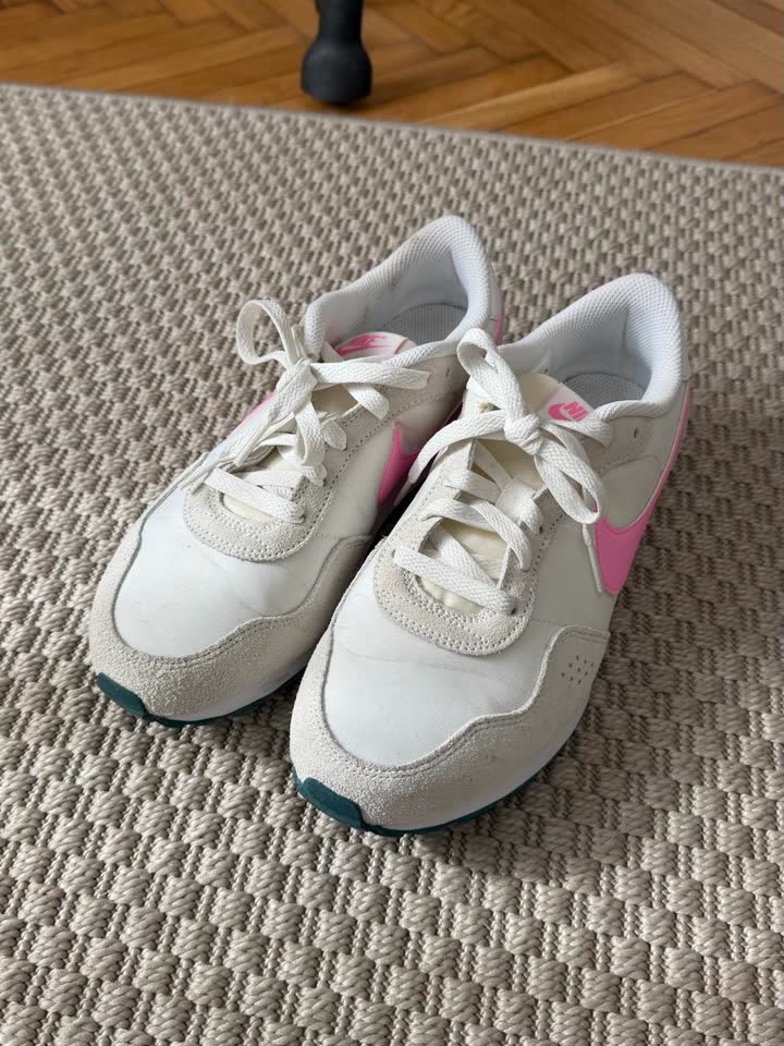 Кроссовки женские Nike