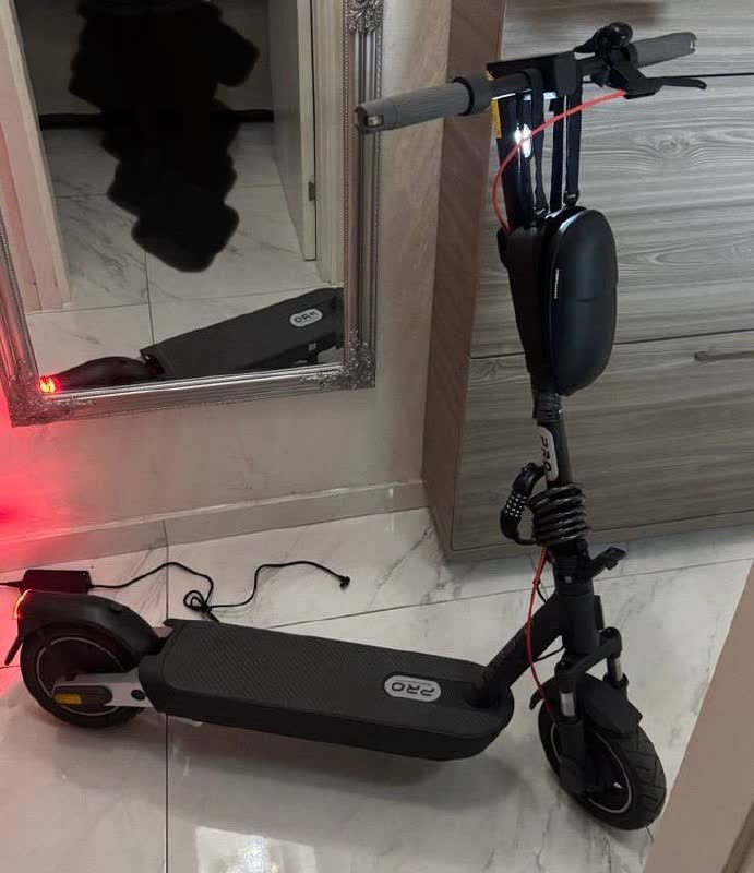 Продаю электросамокат Xiaomi