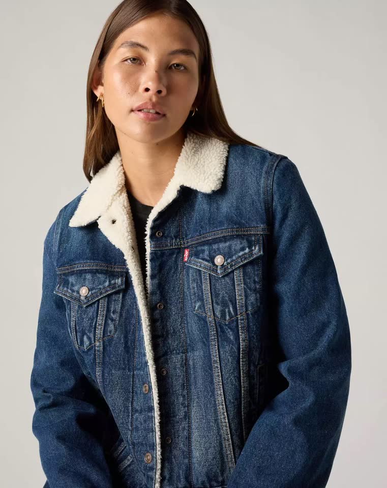 Levi’s Sherpa Dark Wash