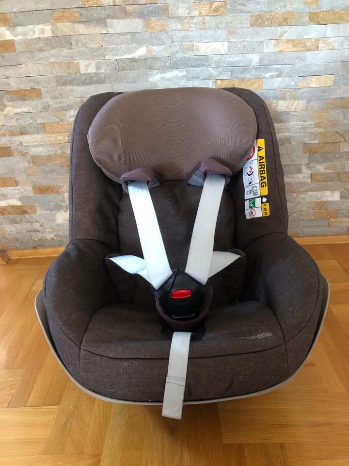 Dečije autosedište Maxi-Cosi 2wayPearl + baza Maxi-Cosi 2wayFix (FamilyFix)