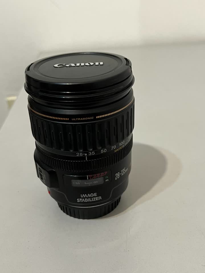Продам Canon EF 28-135mm f/3.5-5.6 IS USM