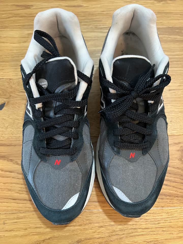 New Balance 2002R