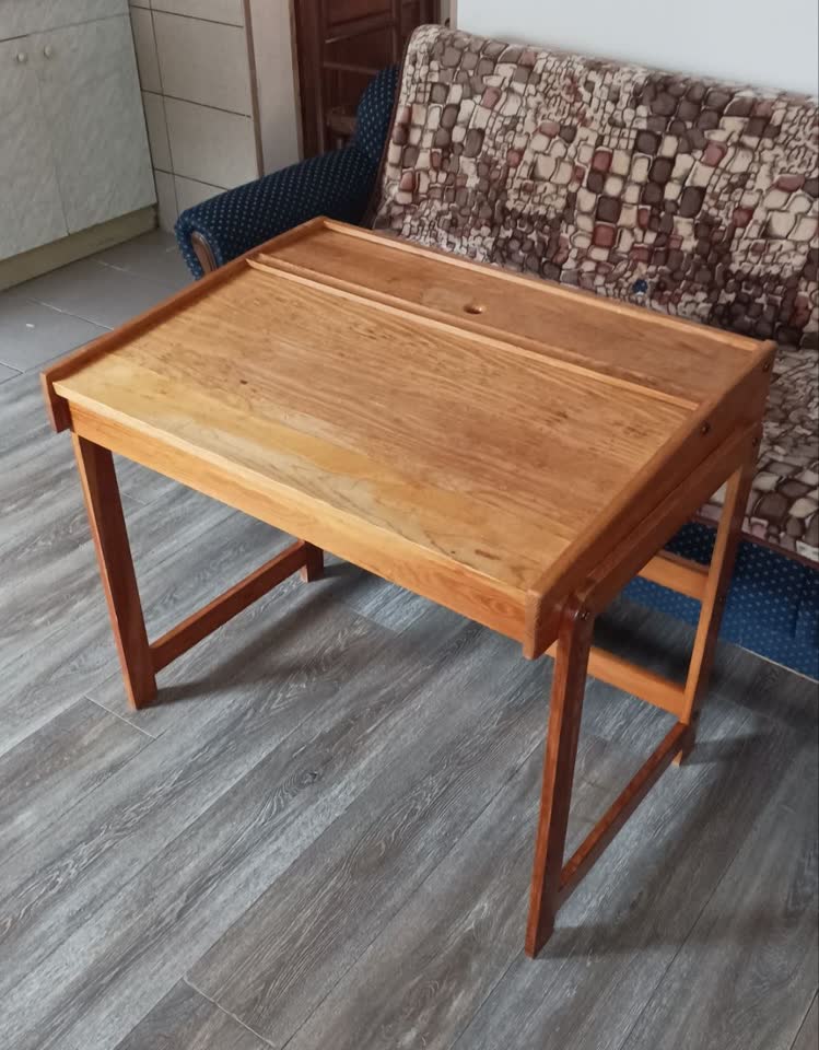 Растущая детская парта из натурального дерева