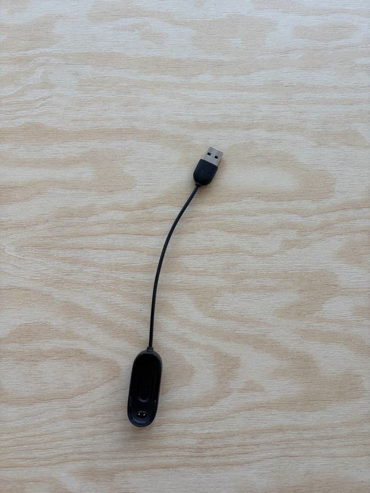 Poklanjam punjač za Mi Band 4