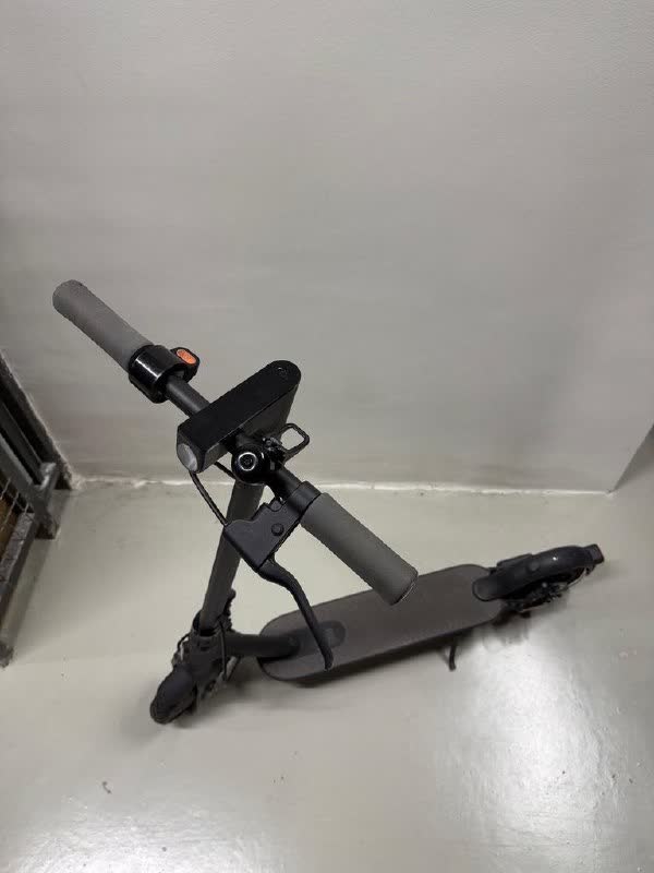Elektro trotinet Mi Electric Scooter Essential
