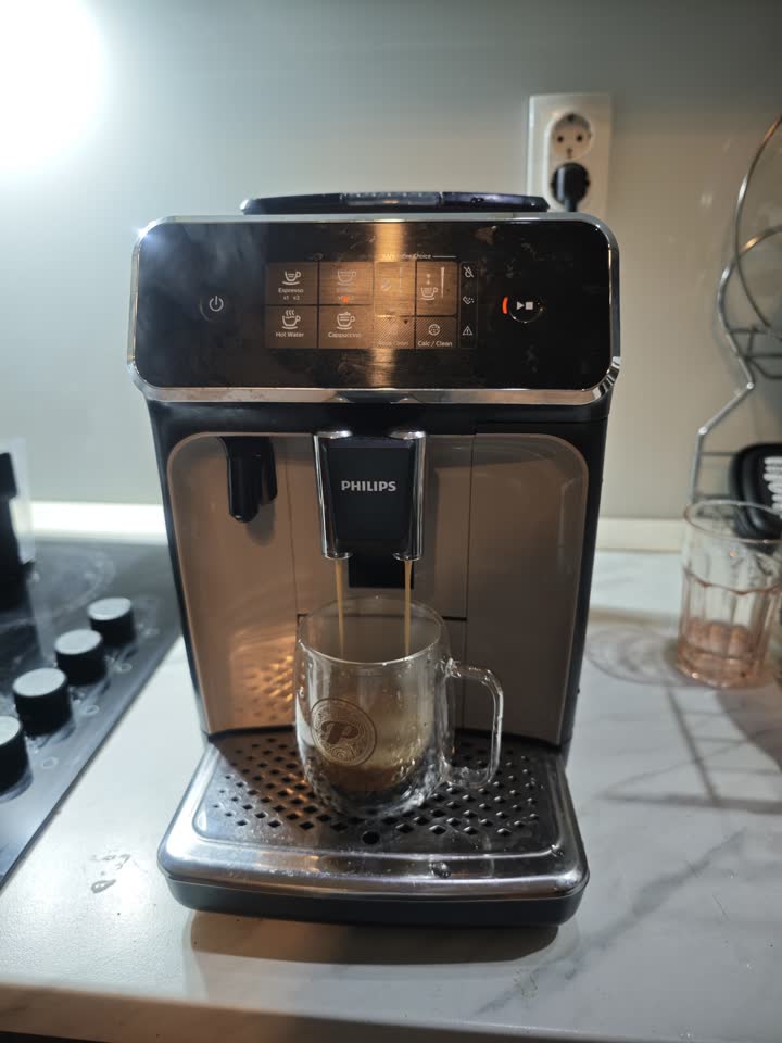Продам кофемашину Philips EP2035