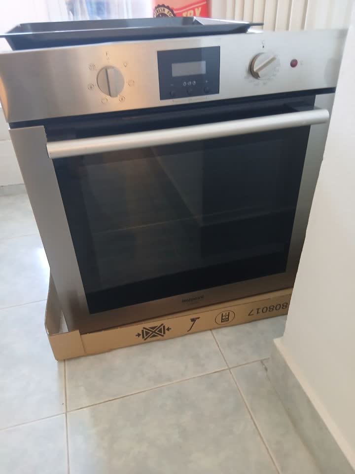 Продам в заботливые руки духовку Indesit