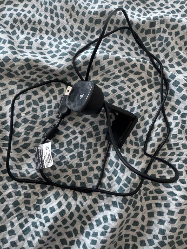 Продам надёжную и популярную веб-камеру Logitech C270