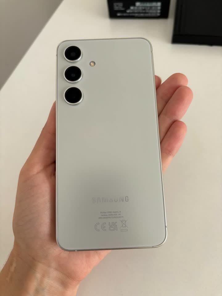 Продам телефон Samsung S24