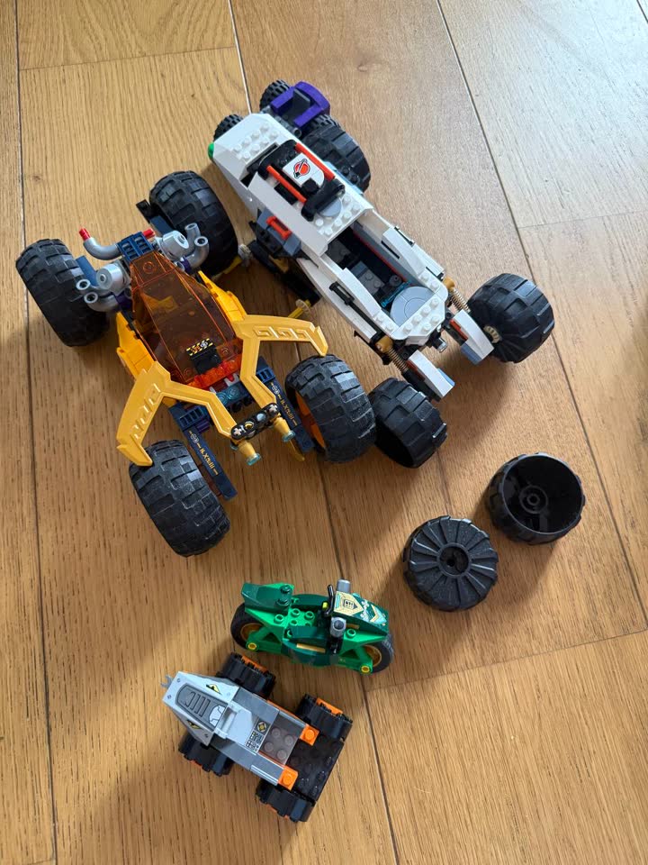 Prodajem LEGO autiće