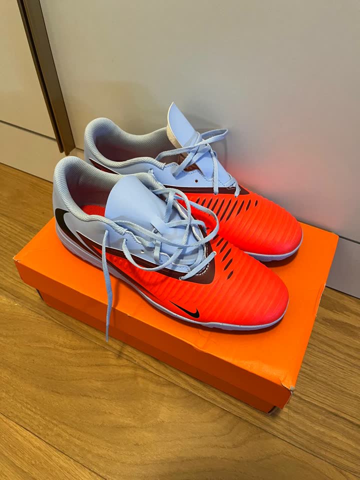 Nike Phantom 6 Low Club TF