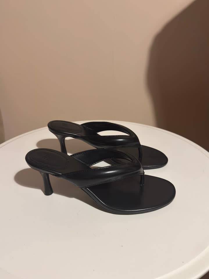 Prodajem H&M mule na štiklu