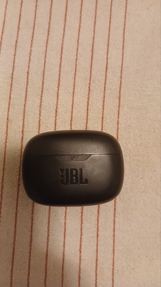 Продам bluetooth наушники JBL vibe beam 2, полностью в исправном состоянии.