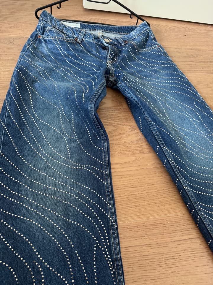Джинсы со стразами Zara 36