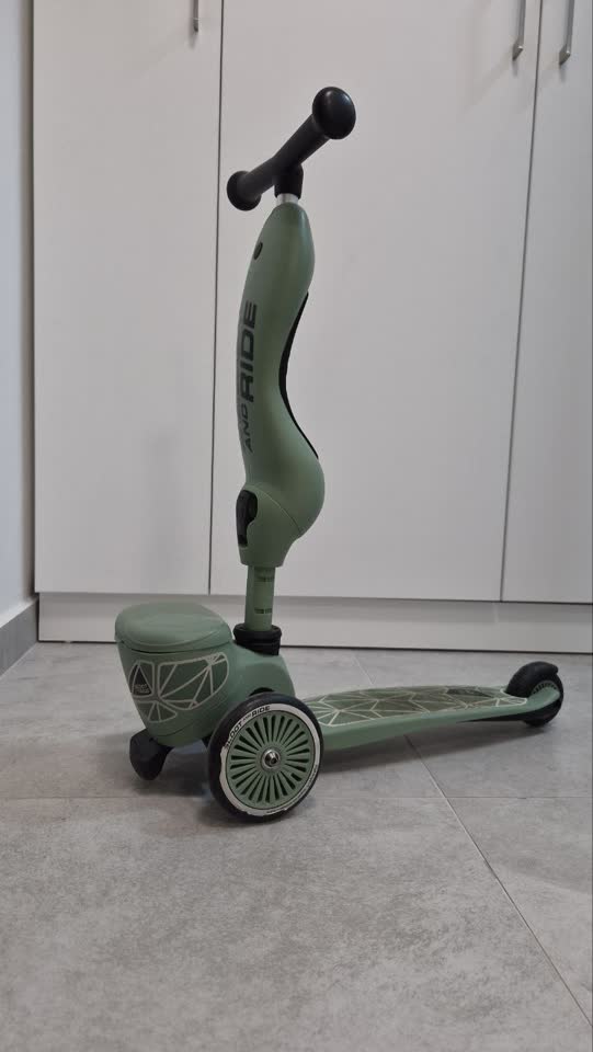 Продам самокат-беговел Scoot&Ride 2в1 Highwaykick с багажником