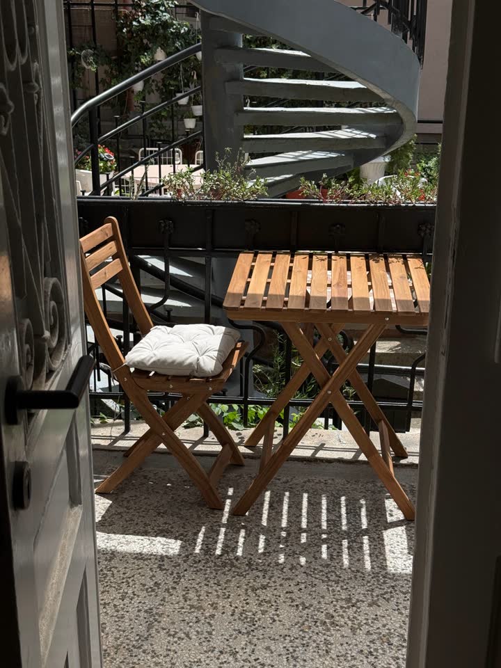 Stolić za dvorište / terasu