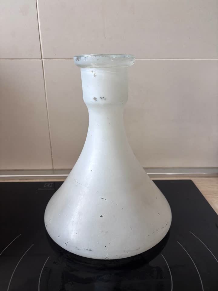 Stara kolba za nargilu