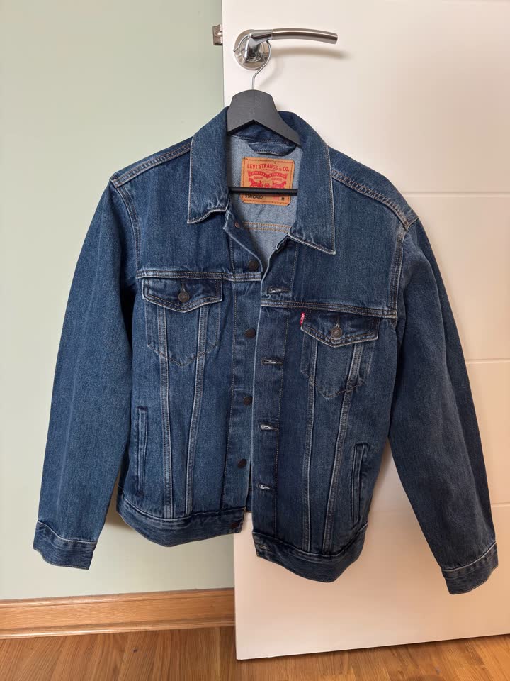 Куртка Levi’s, кофта Timberland, кроссовки Nike Air Max