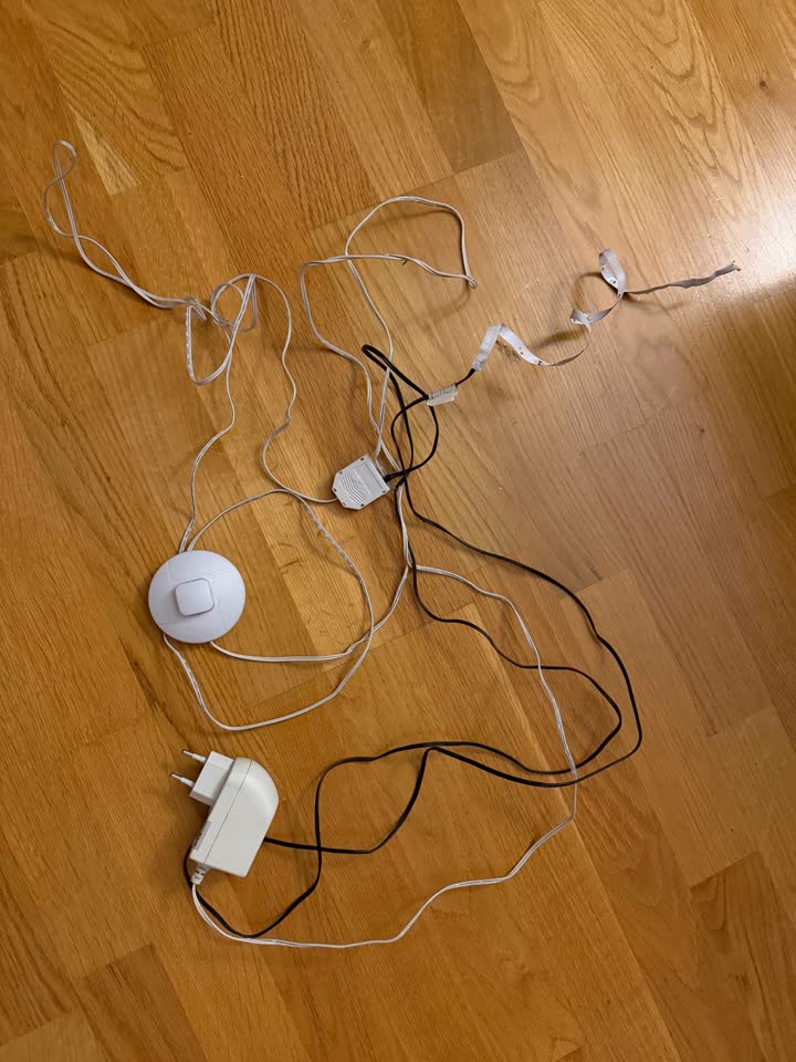 Stvar sa dugmetom za LED traku