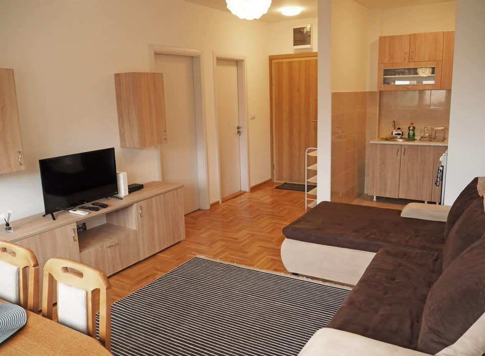 Izdajem 1-soban stan u Mirijevu, 37 m²