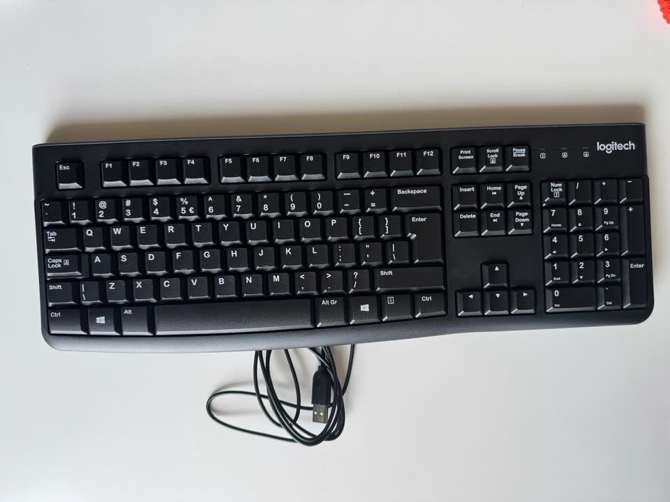 Logitech tastatura