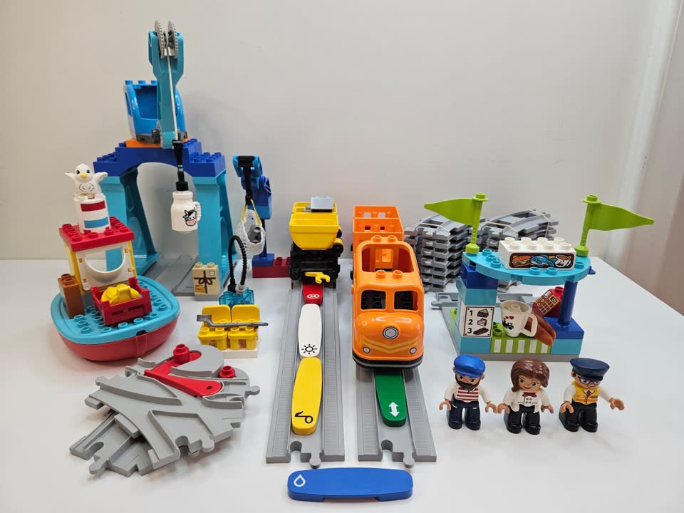 Originalni set Lego Duplo 10875 „Teretni voz“