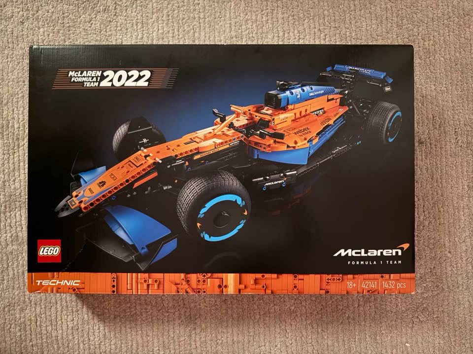 Racing car McLaren Formula 1™